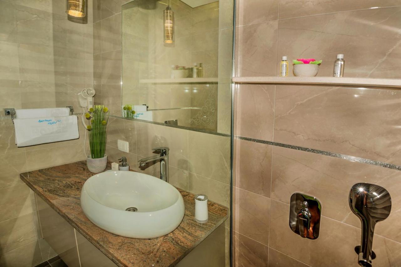 Apartments Vujicic 티바트 외부 사진